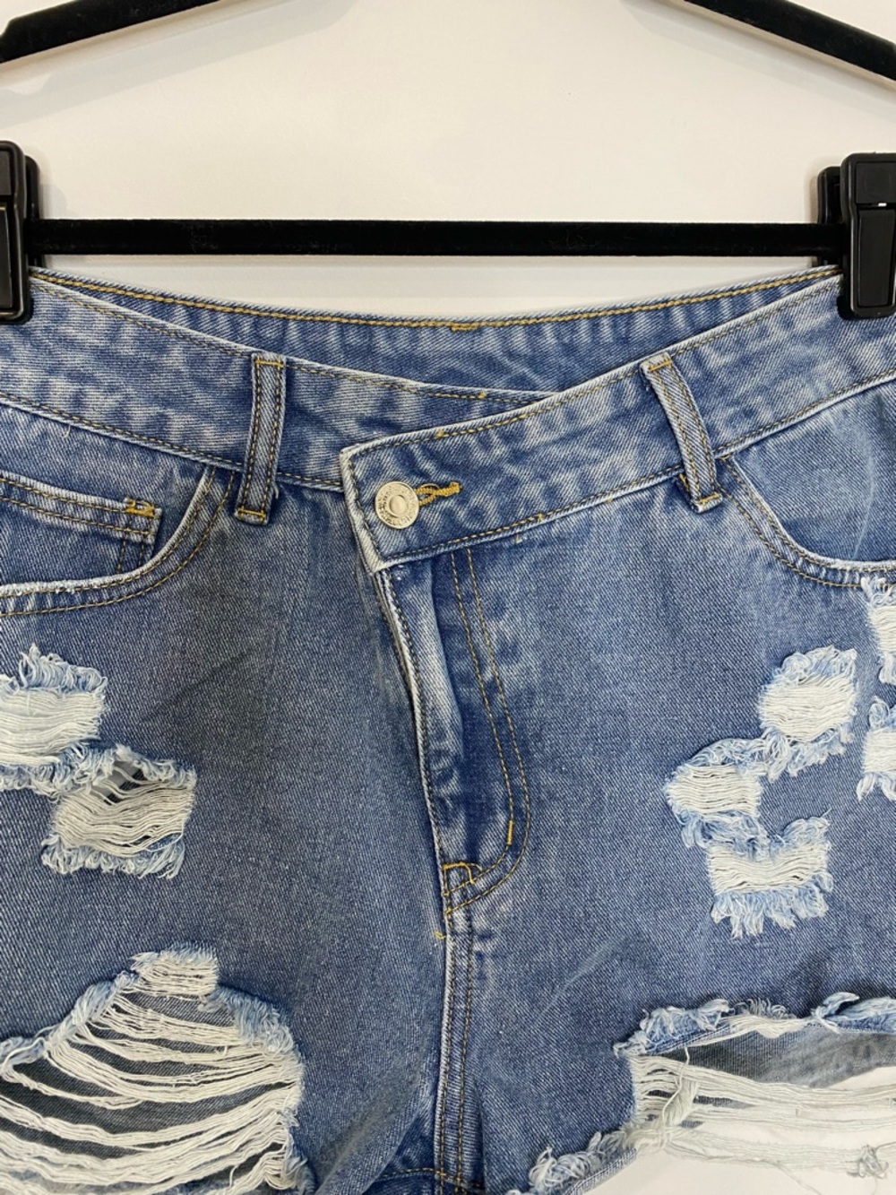 SHEIN Asymmetrical Ripped Denim Short - Picture 6 of 8